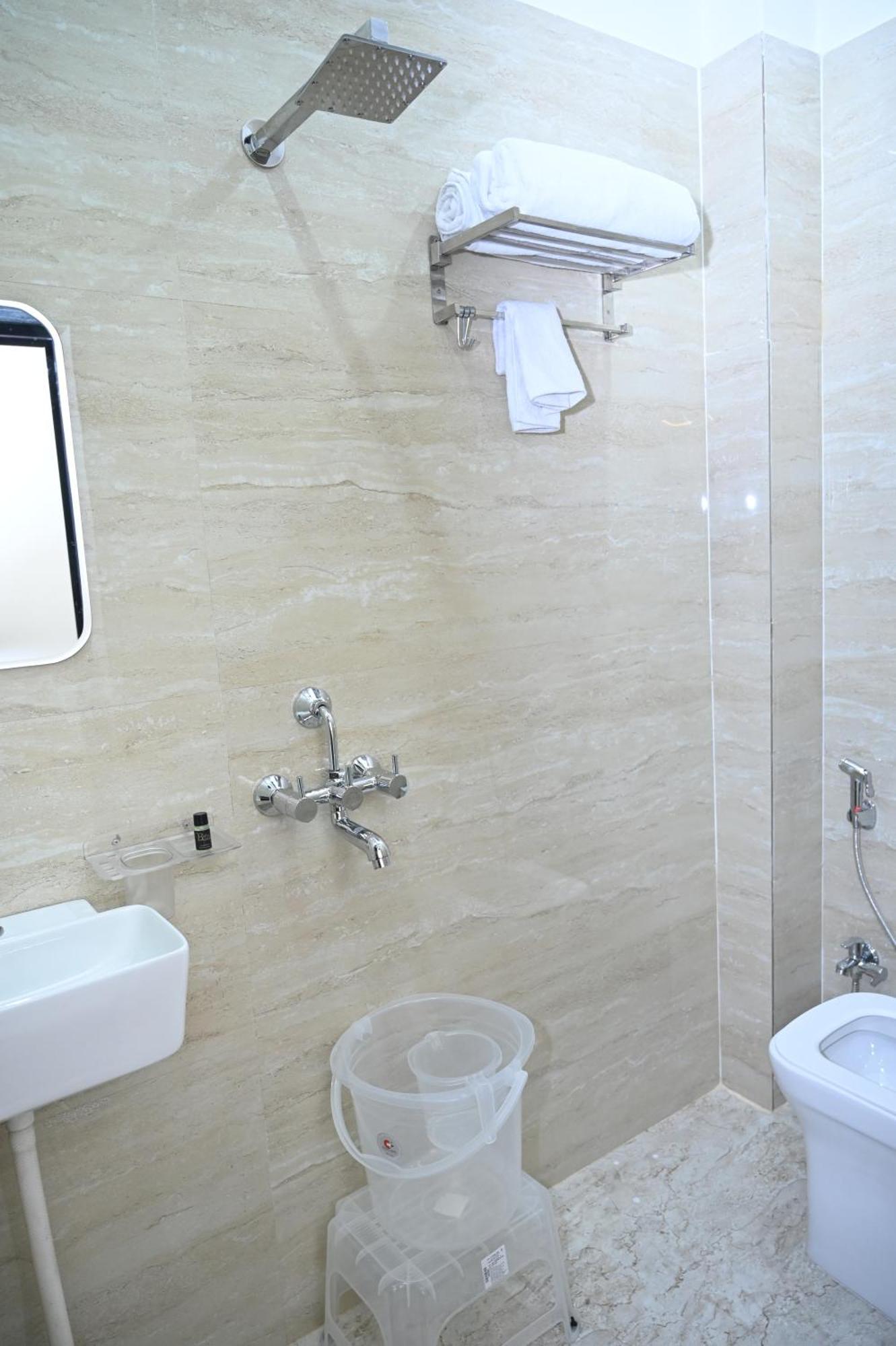 Sun High Stay Luxury Guest House Varanasi Ngoại thất bức ảnh